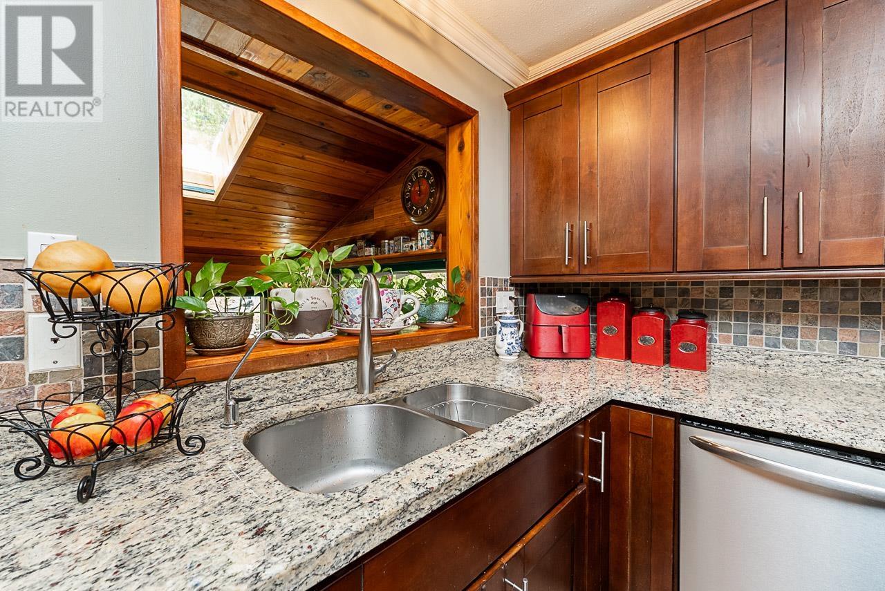 19519 115A AVENUE, Pitt Meadows real estate listing R2993060