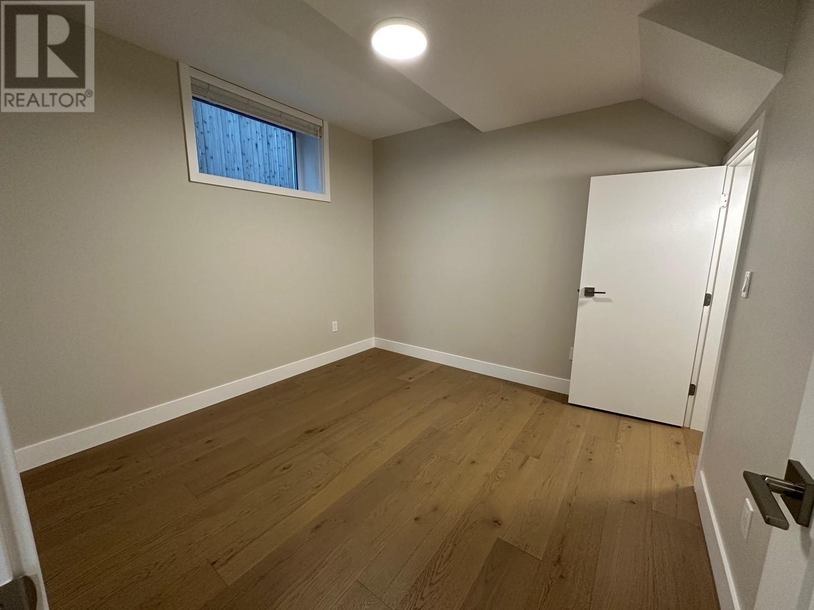 346 E 17TH STREET, North Vancouver