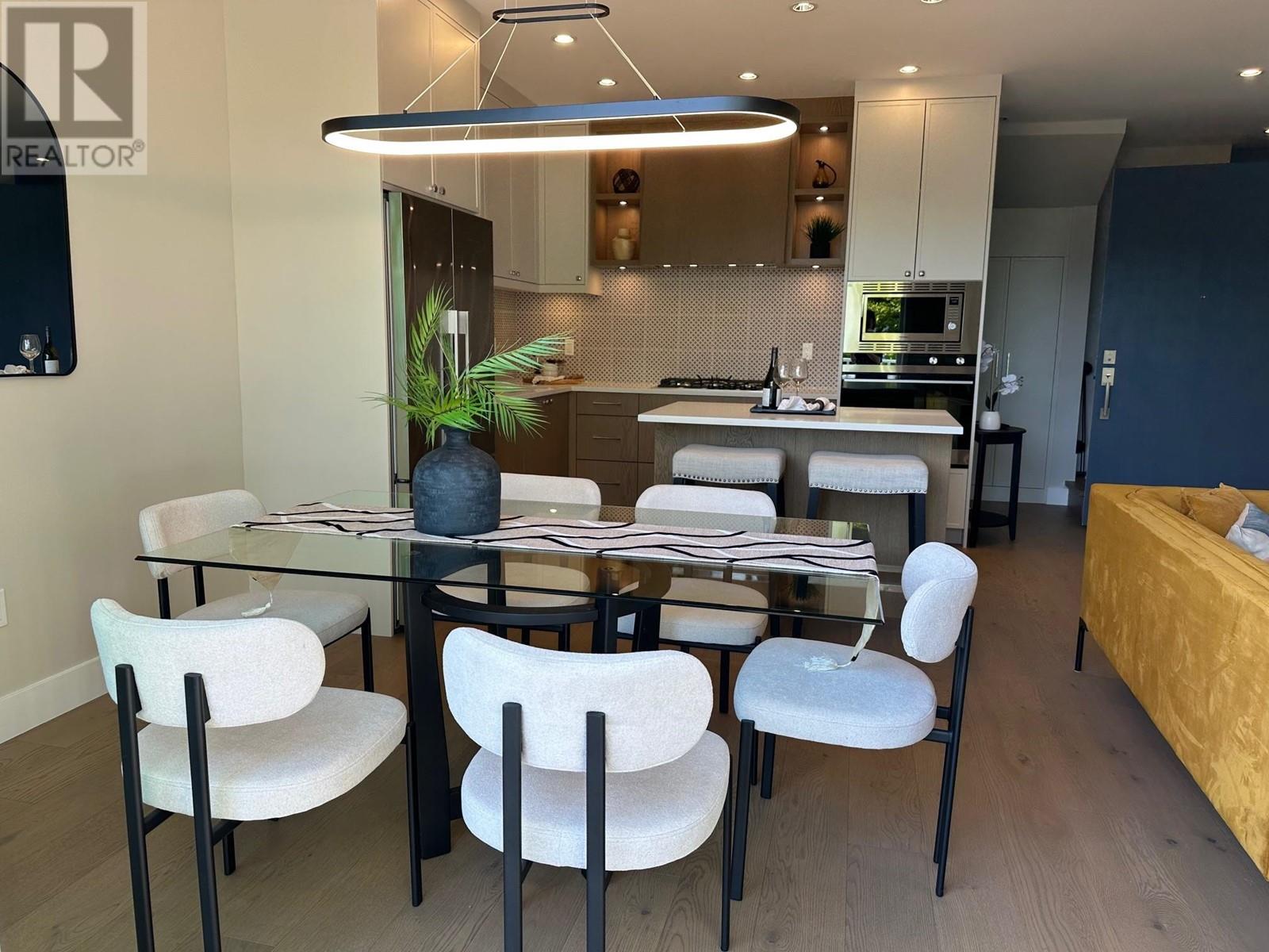 346 E 17TH STREET, North Vancouver