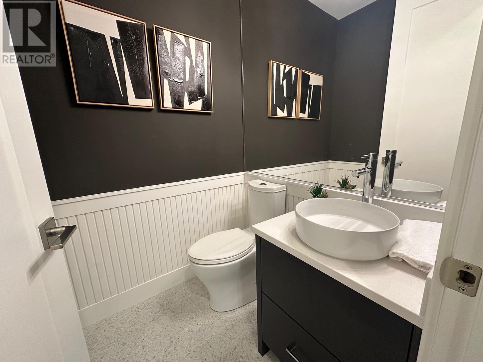 346 E 17TH STREET, North Vancouver