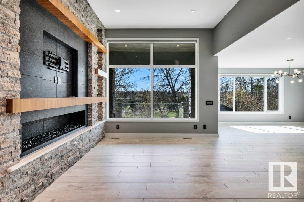 84 MISSION AV, St. Albert