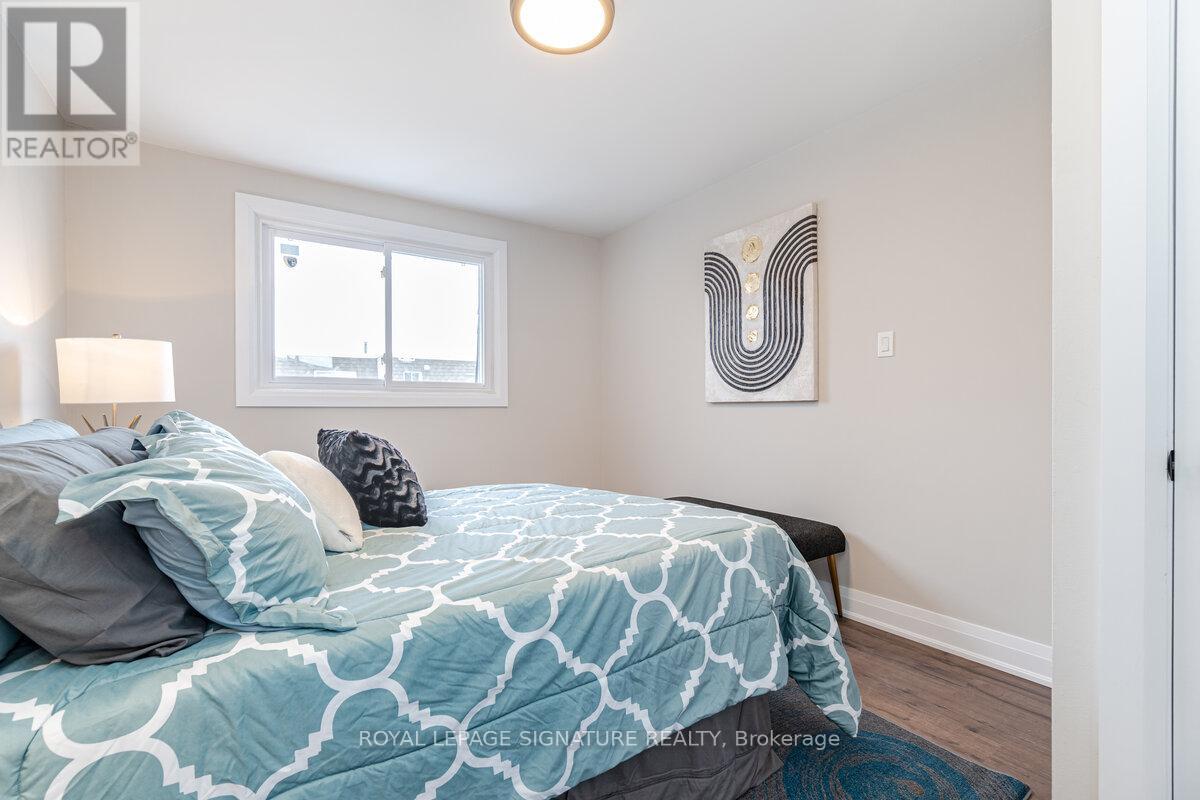 Photo 10 of 38 A 830 Westlock Road, Mississauga ON