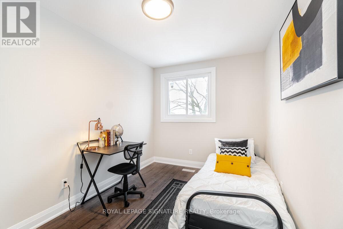 Photo 16 of 38 A 830 Westlock Road, Mississauga ON