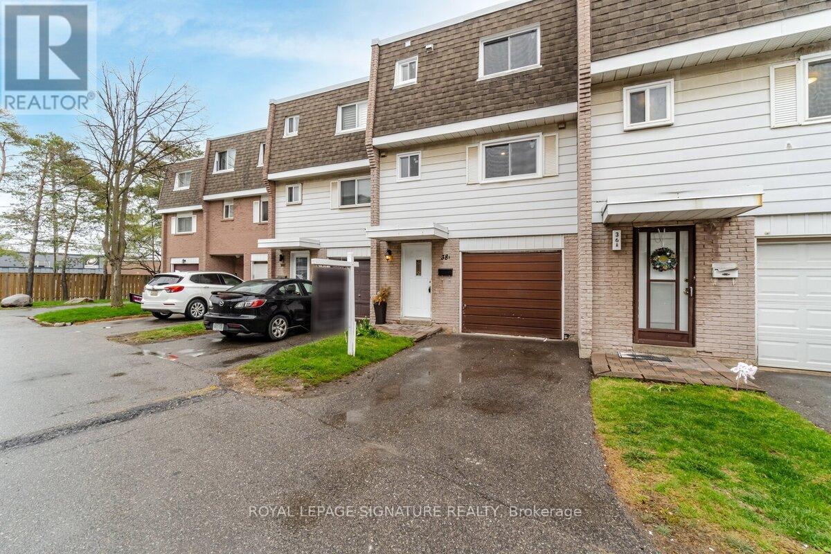 Photo 23 of 38 A 830 Westlock Road, Mississauga ON
