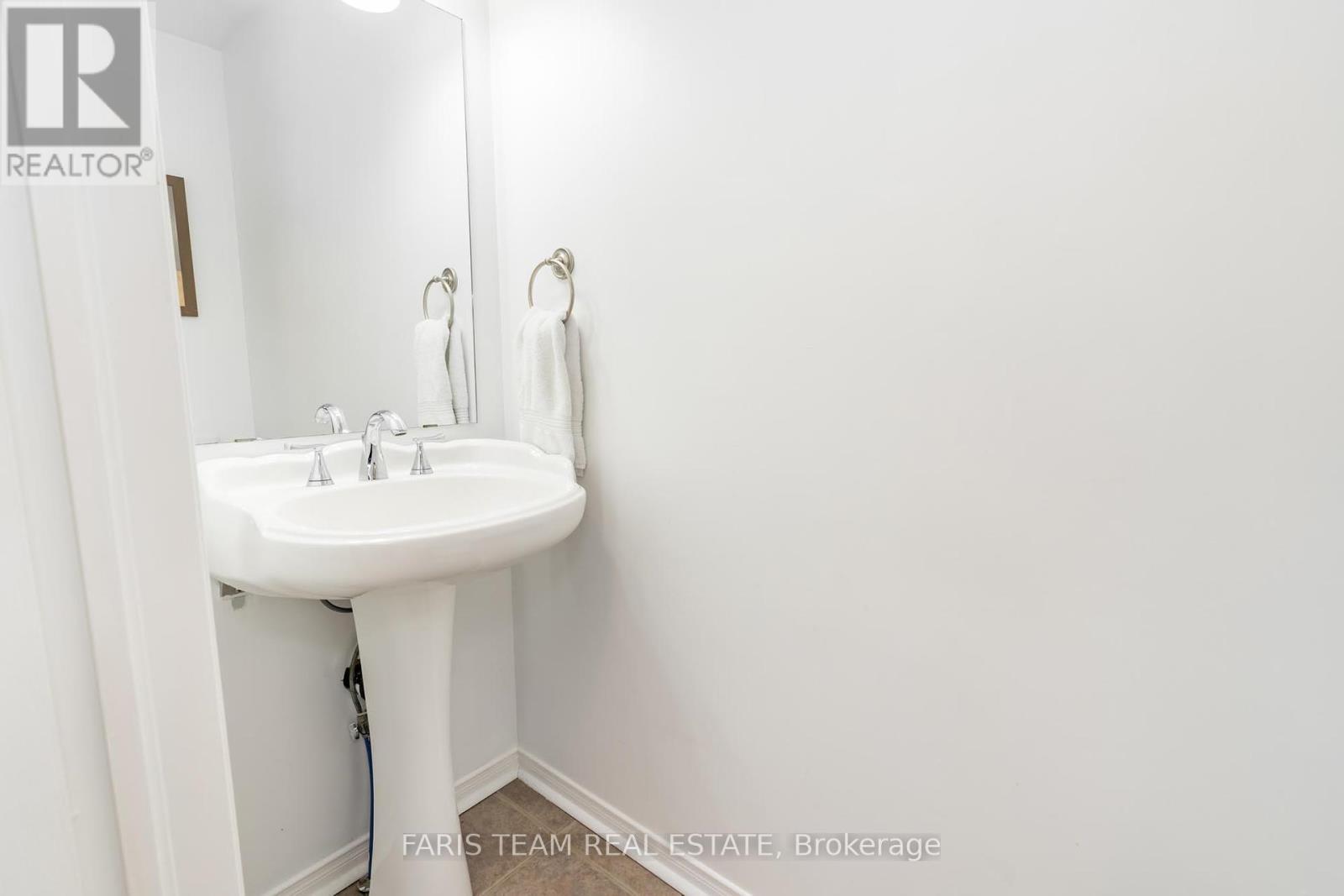 Photo 25 of 87 Truax Crescent, Essa ON