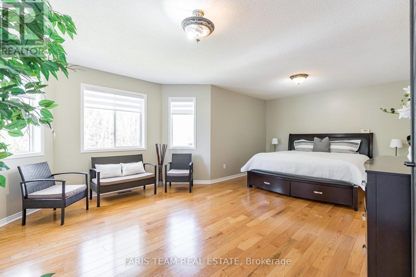 Photo 8 of 87 Truax Crescent, Essa ON