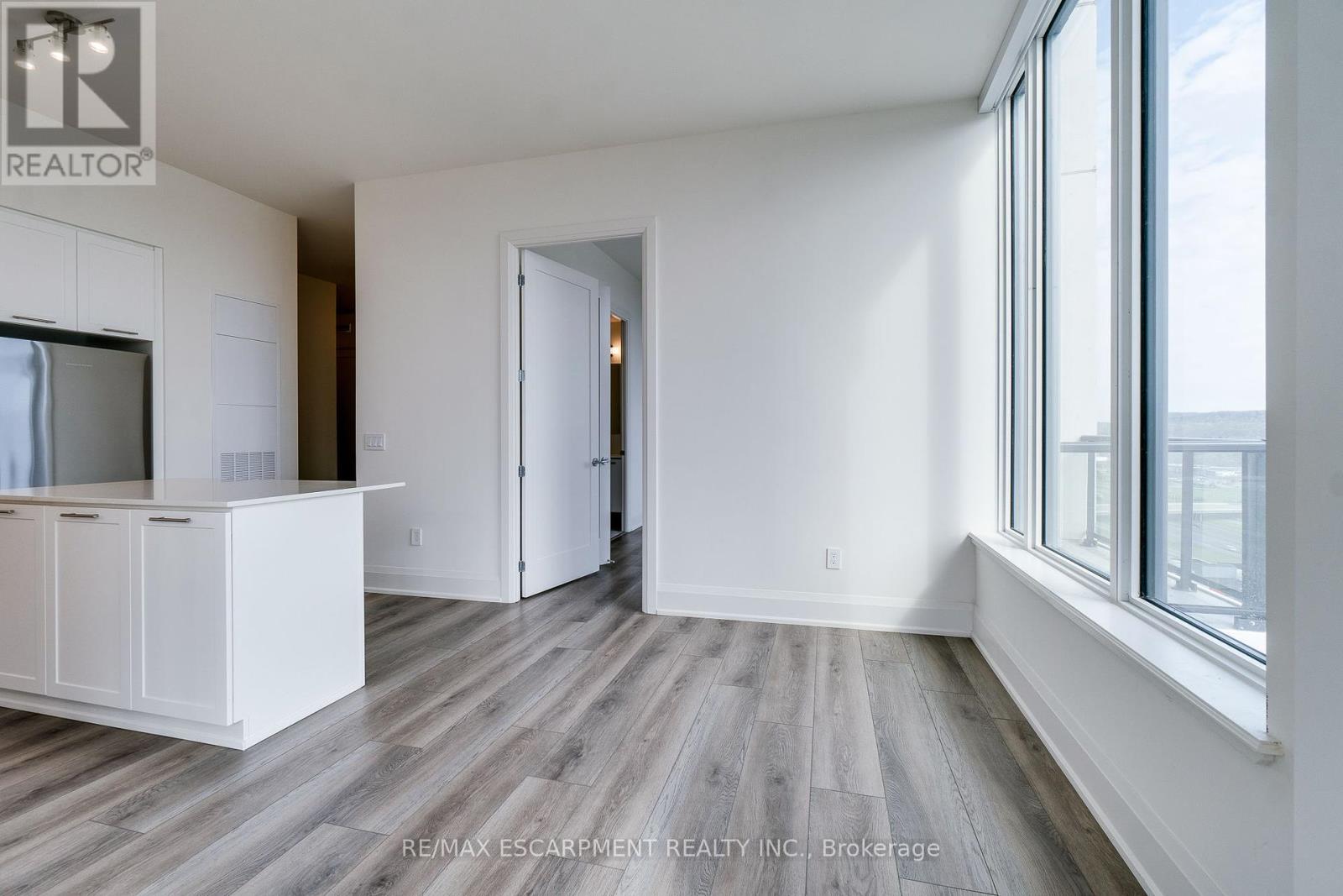 Photo 31 of 1902 385 Winston Road, Grimsby ON
