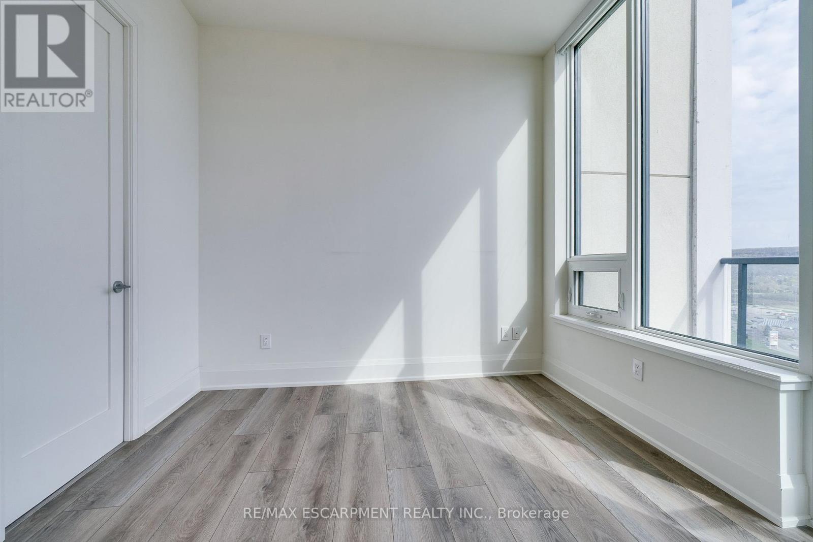 Photo 41 of 1902 385 Winston Road, Grimsby ON