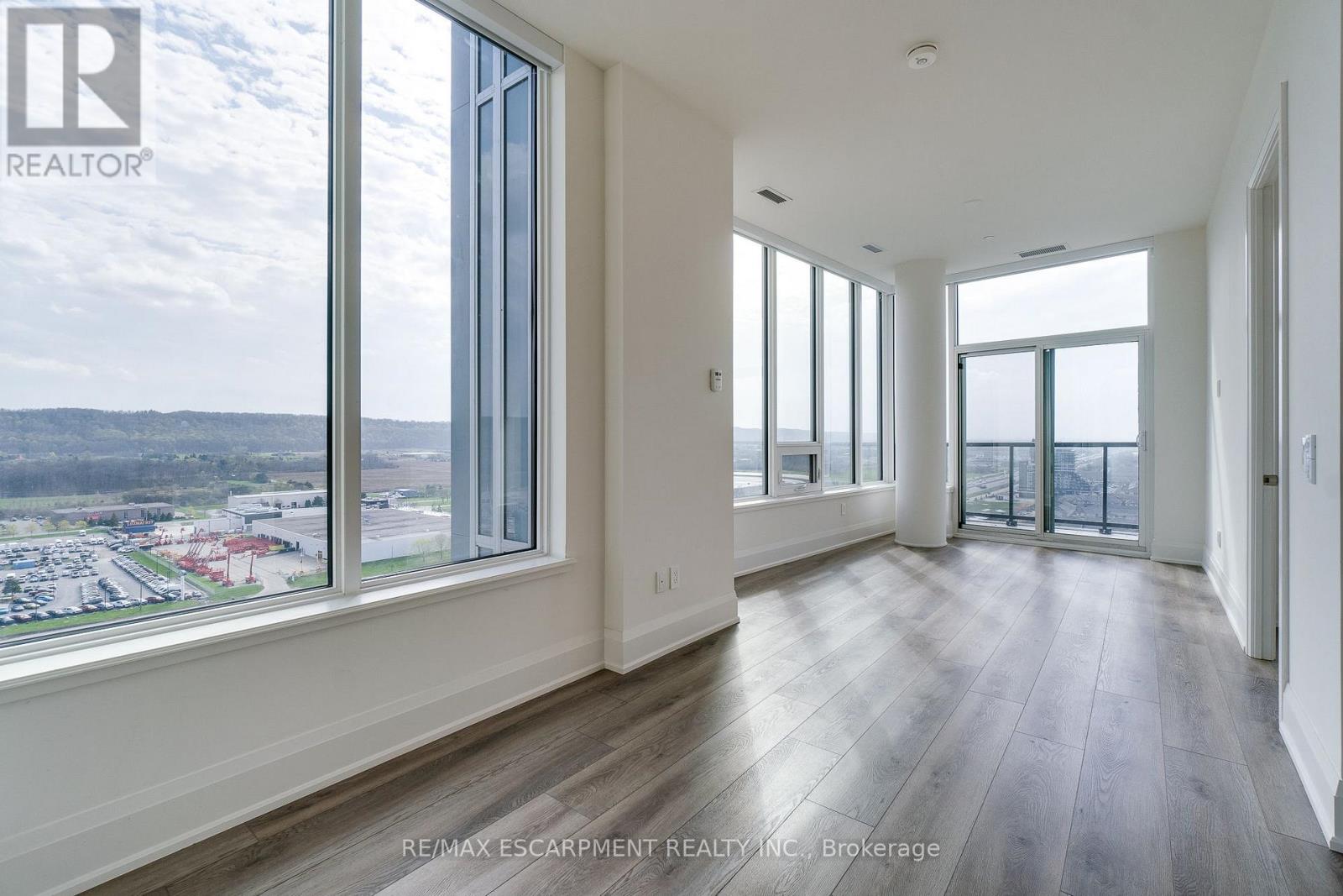 Photo 34 of 1902 385 Winston Road, Grimsby ON