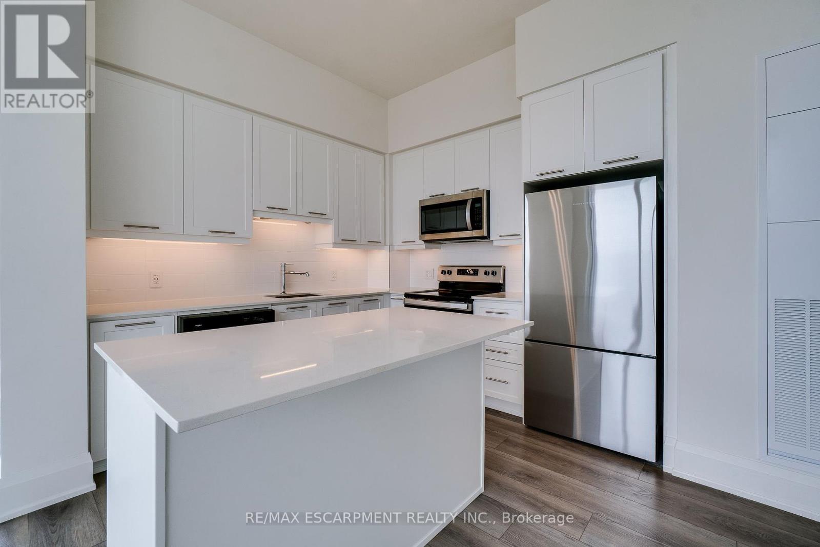 Photo 13 of 1902 385 Winston Road, Grimsby ON