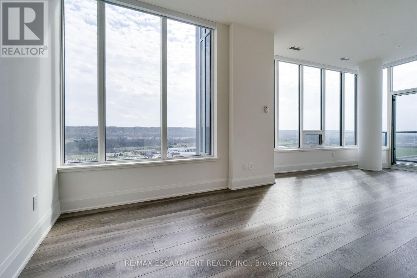 Photo 11 of 1902 385 Winston Road, Grimsby ON