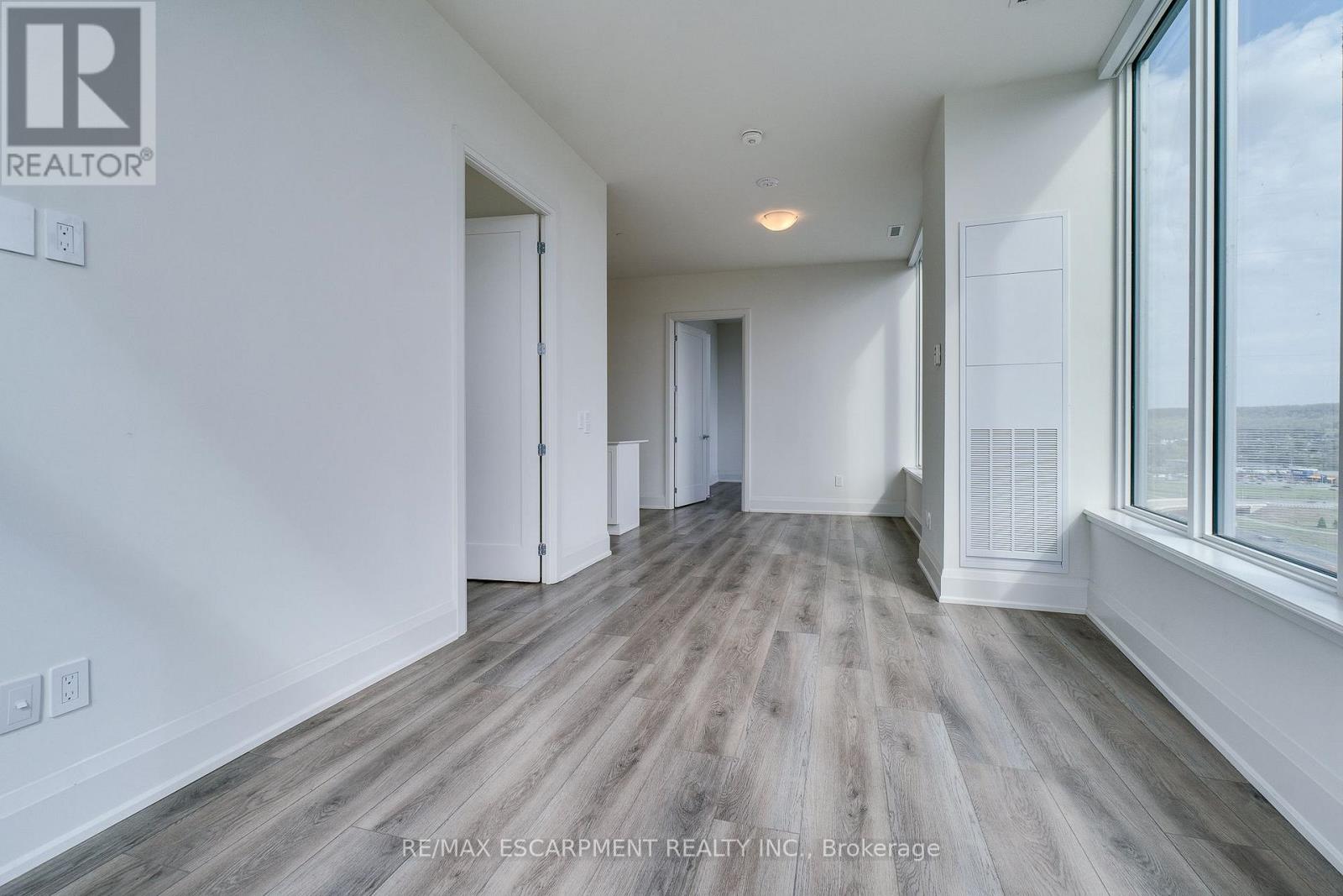 Photo 37 of 1902 385 Winston Road, Grimsby ON