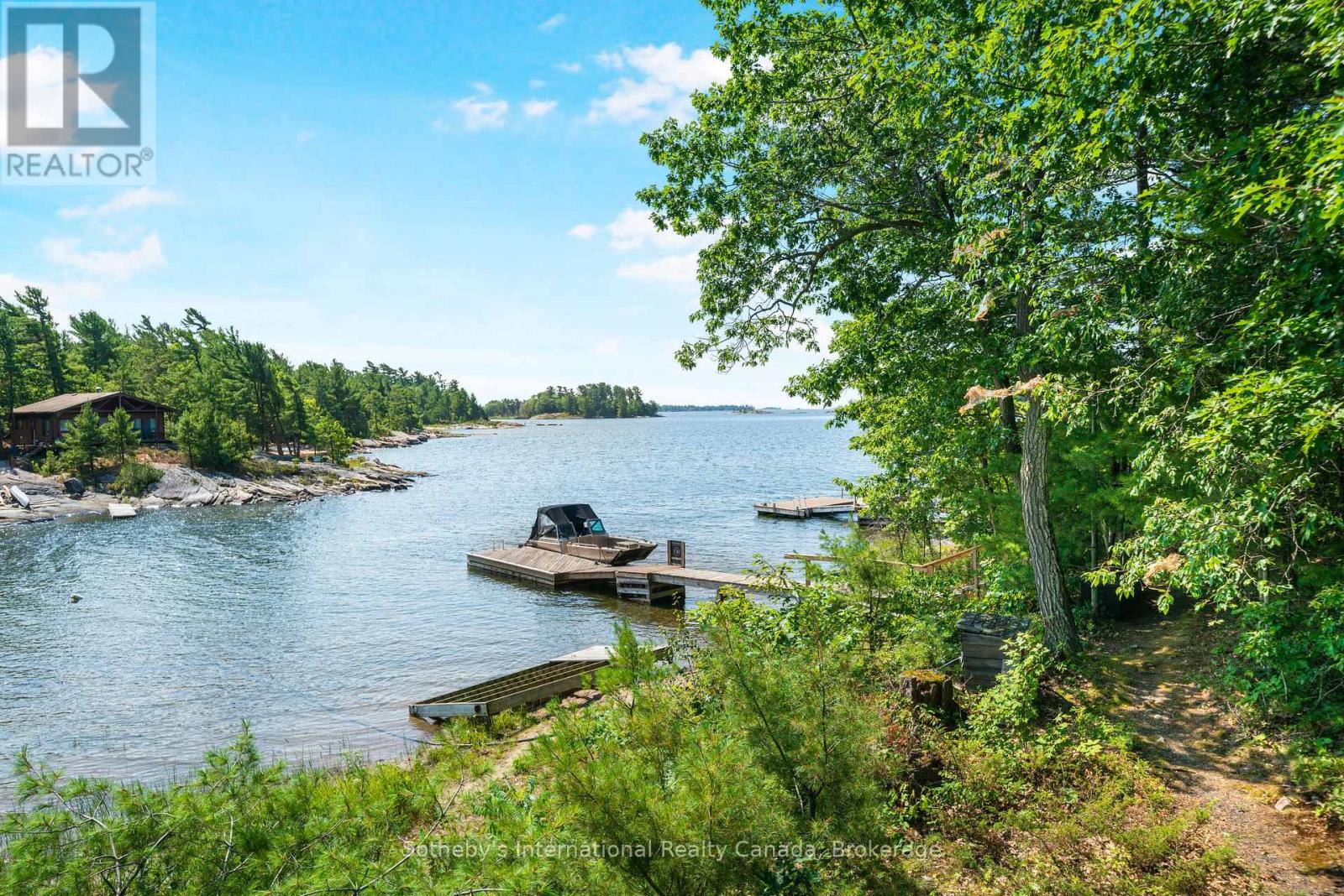 20 A65 ISLAND - 5
