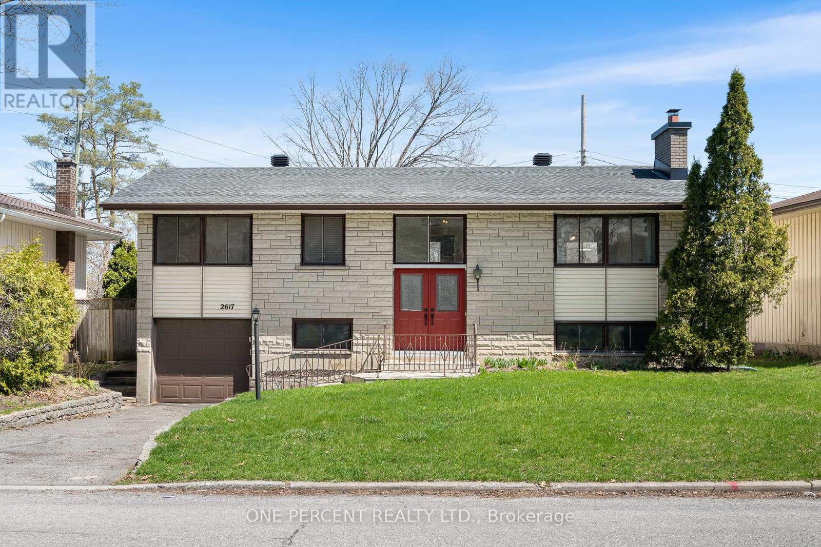 https://ddfcdn.realtor.ca/listing/TS638817789009600000/reb76/highres/6/x12119096_1.jpg