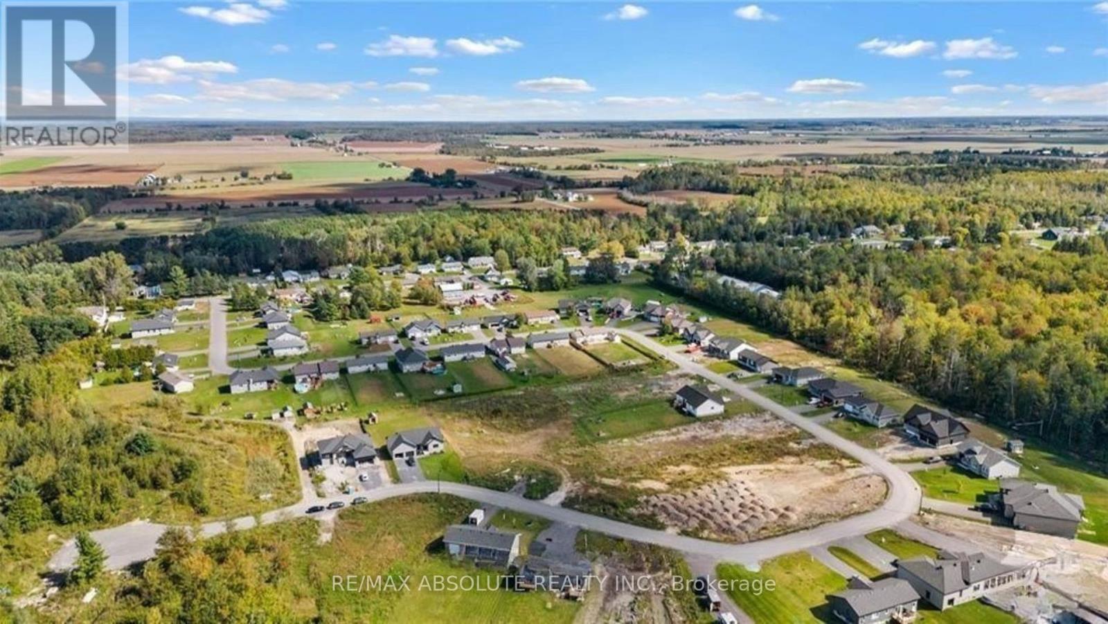 Photo 4 of 289 Roxanne Street, Clarencerockland ON