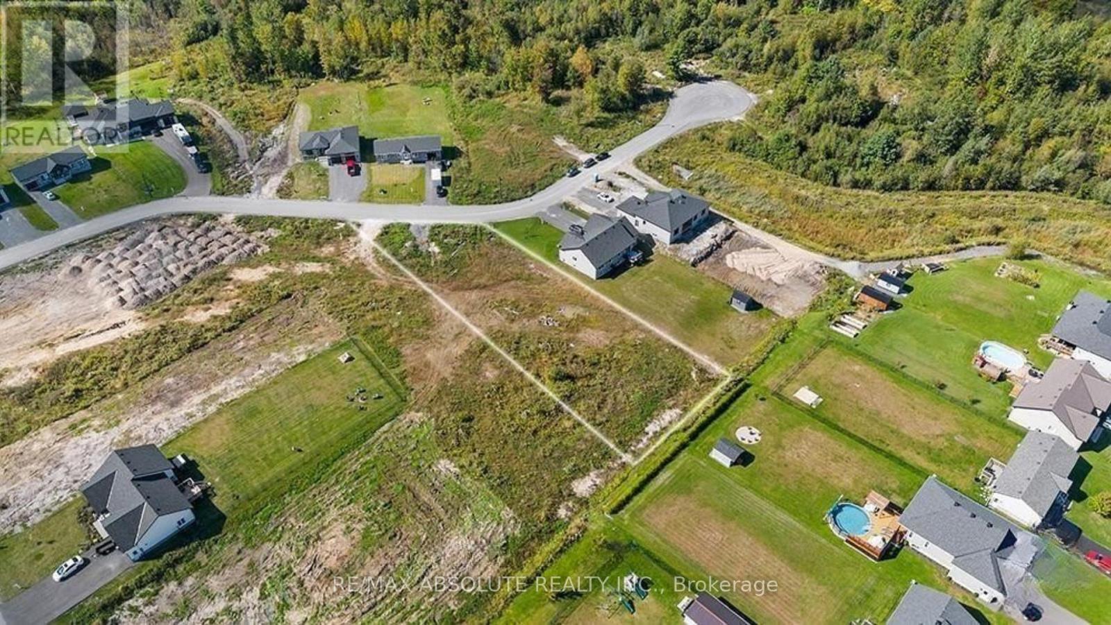 Photo 6 of 289 Roxanne Street, Clarencerockland ON