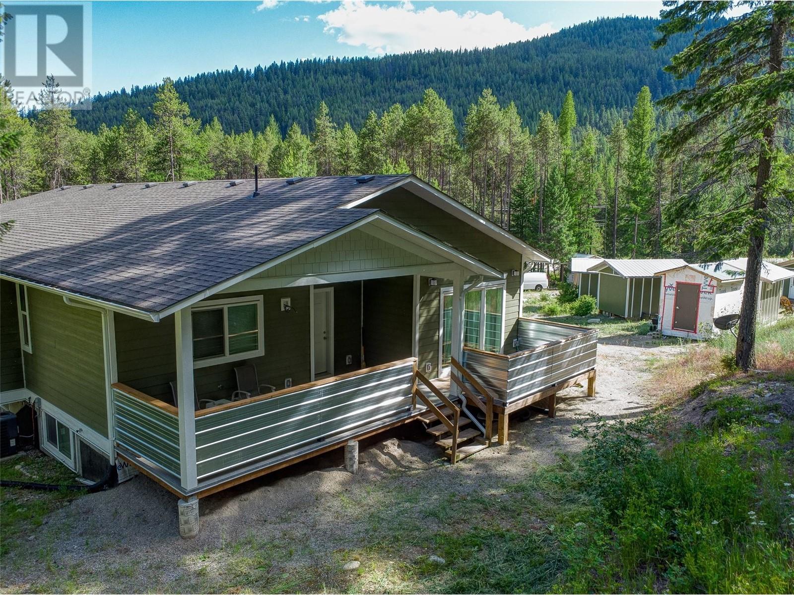 4820 Highway 33, Beaverdell