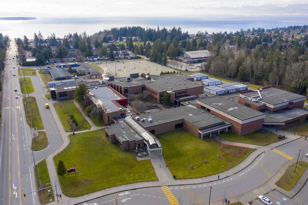 702 15466 NORTH BLUFF ROAD, White Rock
