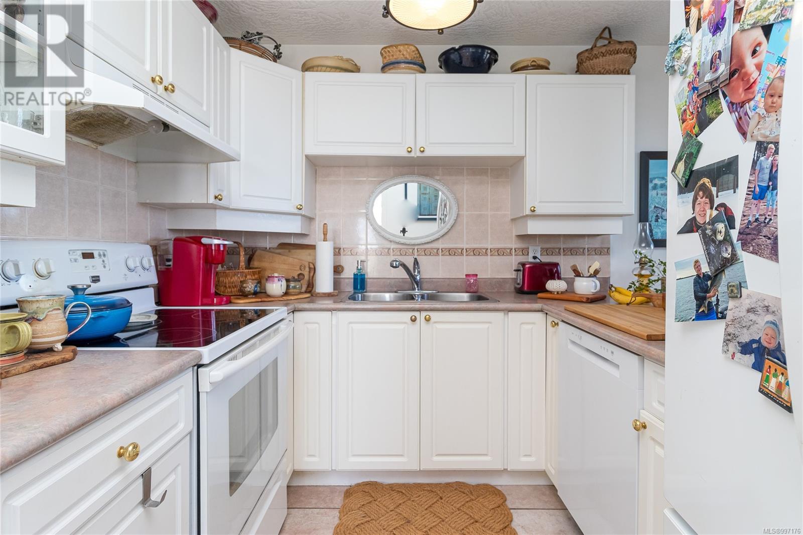 402 645 Selby St, Nanaimo