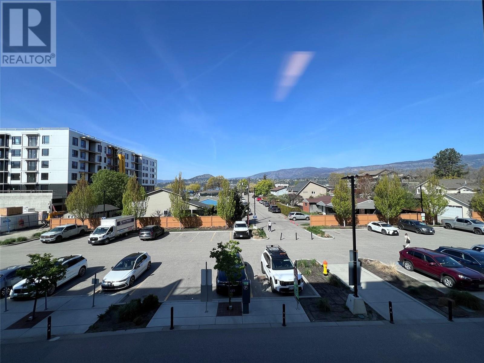 214 3030 Pandosy Street, Kelowna