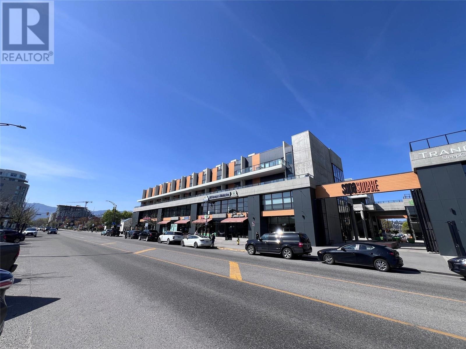 214 3030 Pandosy Street, Kelowna