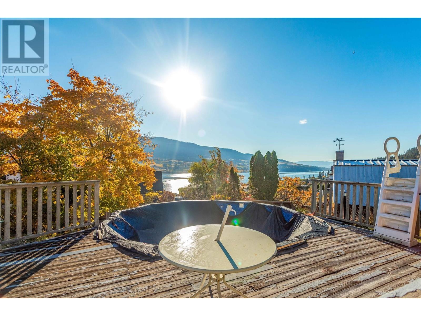  15370 Old Mission Road, Lake Country