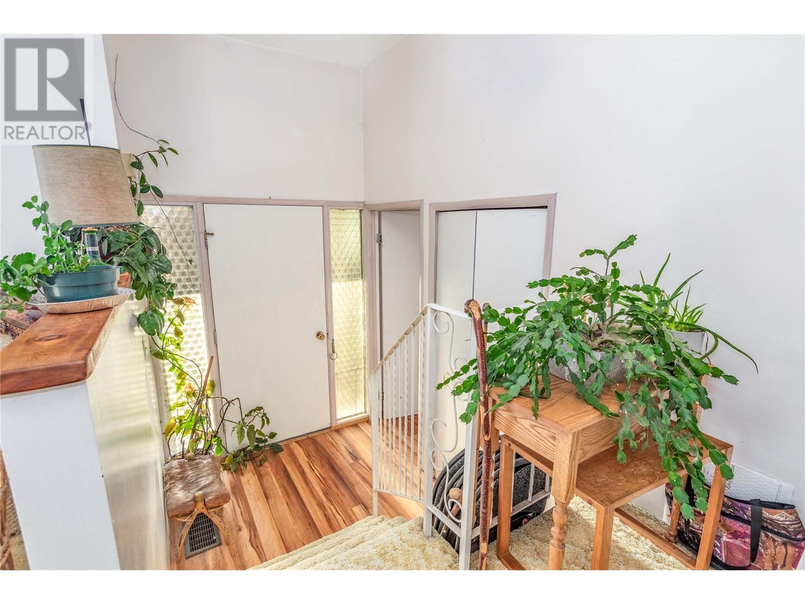  15370 Old Mission Road, Lake Country