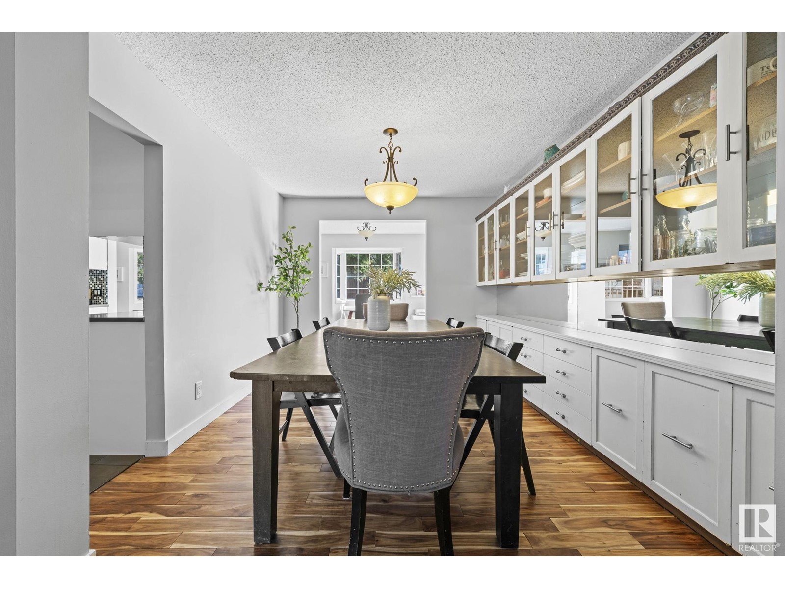 9015 140 ST NW, Edmonton