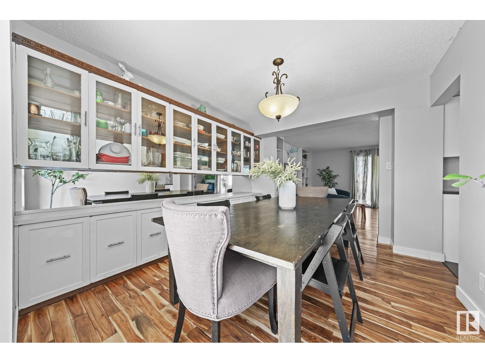 9015 140 ST NW, Edmonton