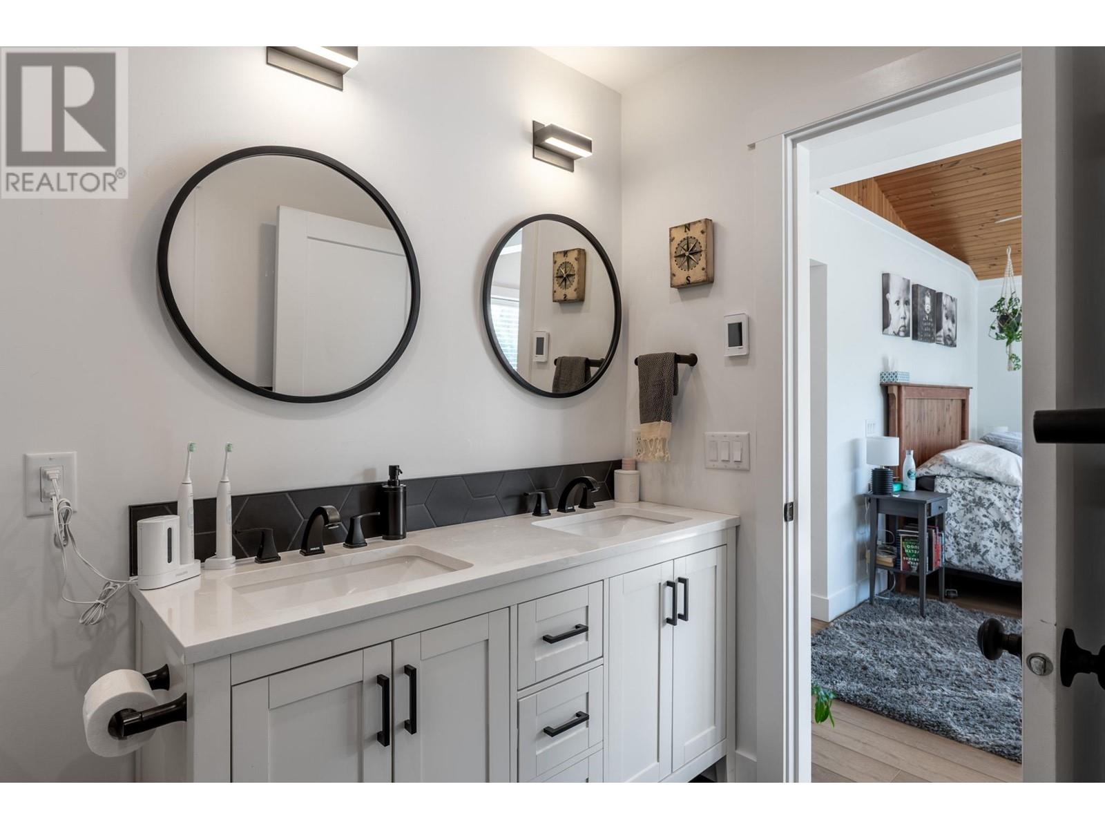  400 Clifton Road, Kelowna