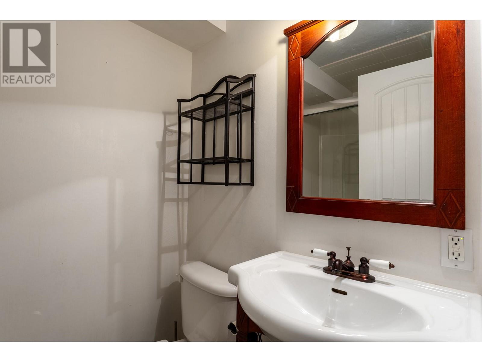  400 Clifton Road, Kelowna