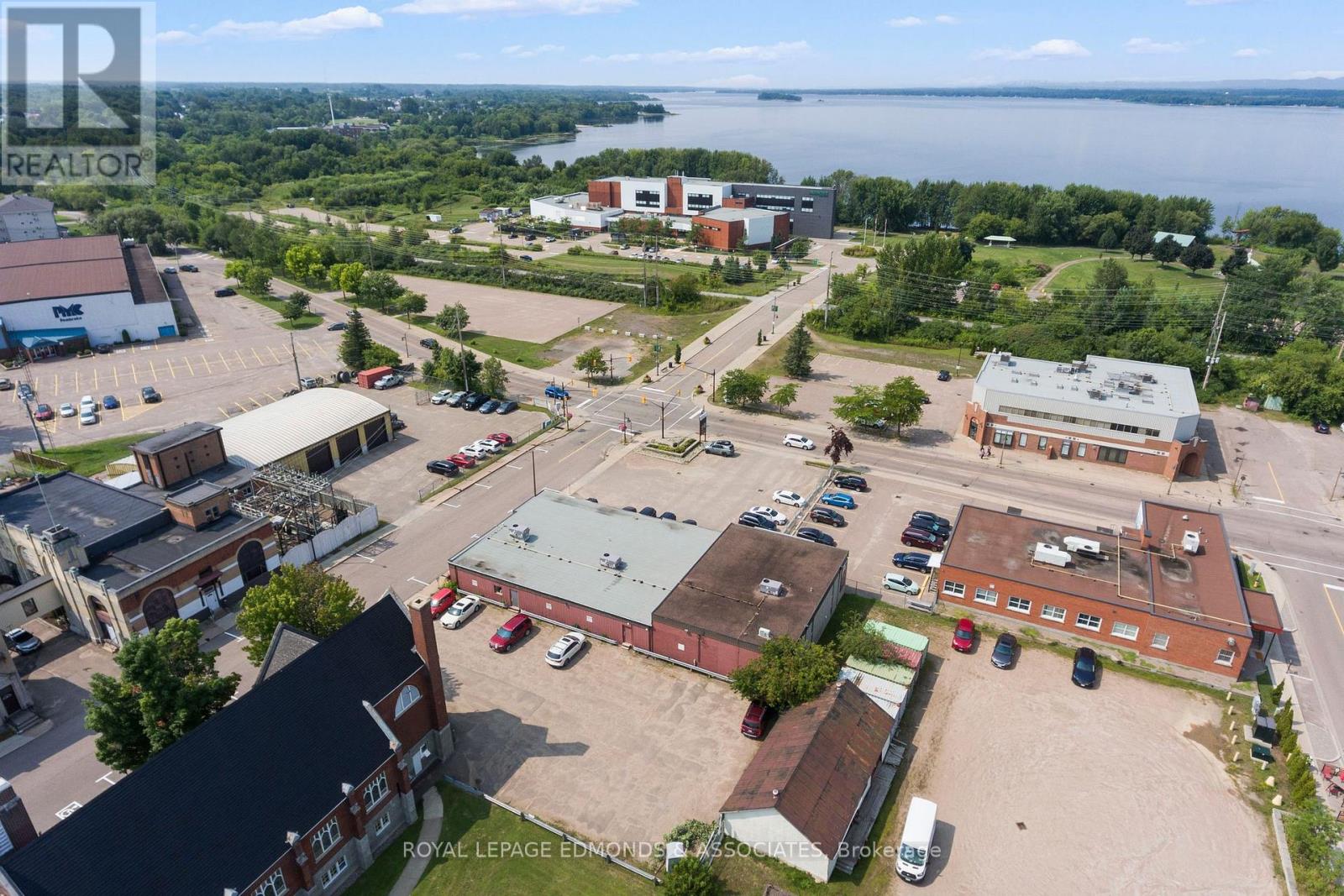 Photo 4 of A B 270 Lake Street, Pembroke ON