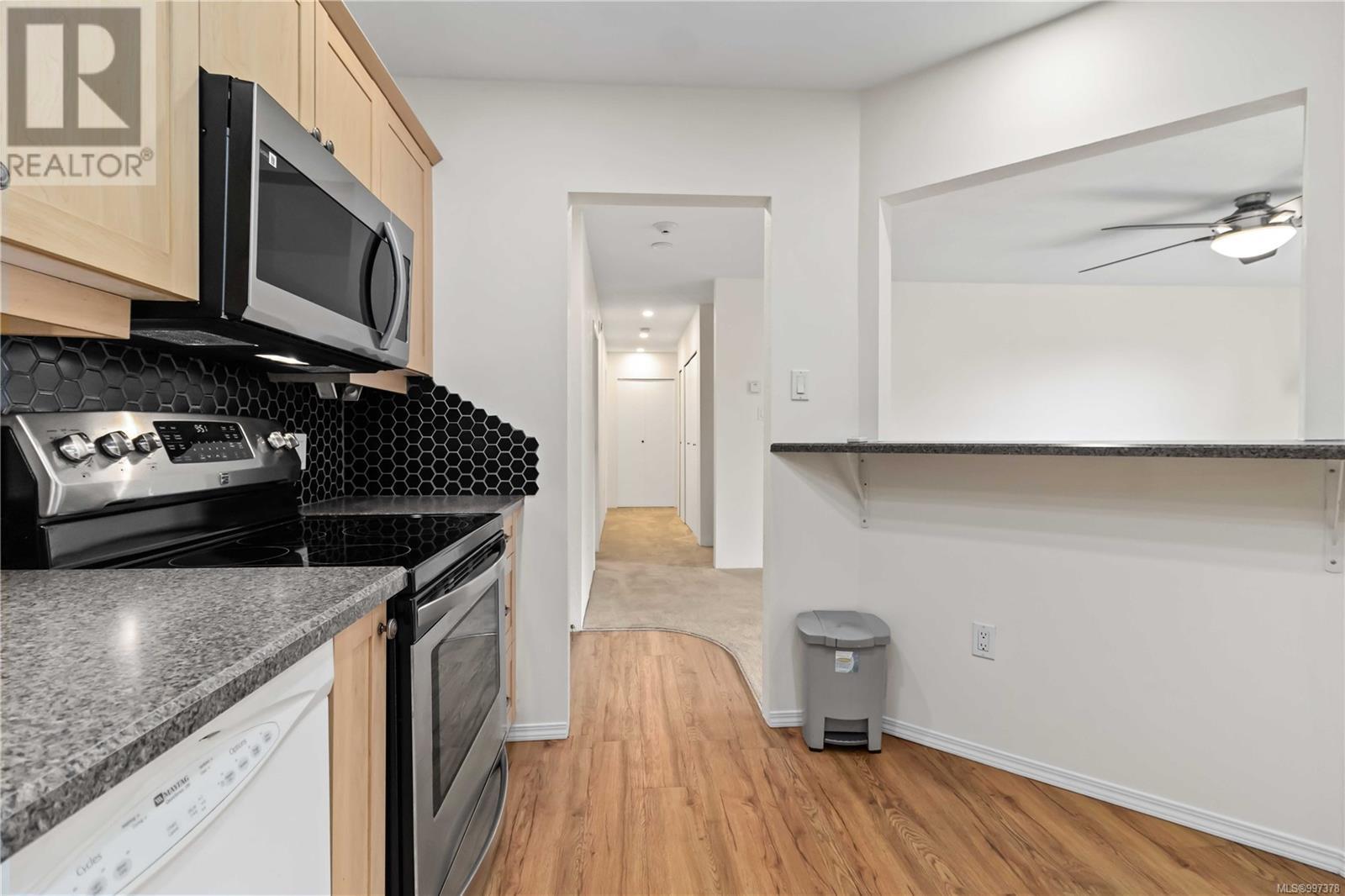 410 71 Gorge Road West, Saanich