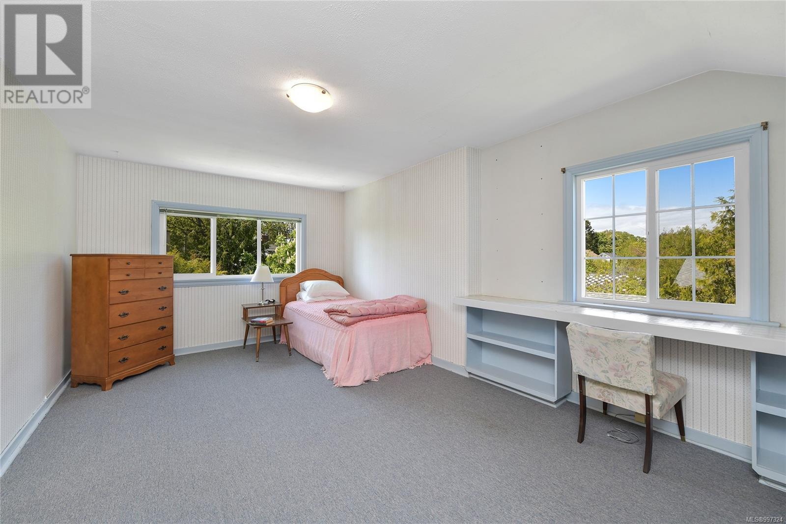  1024 Transit Road, Oak Bay