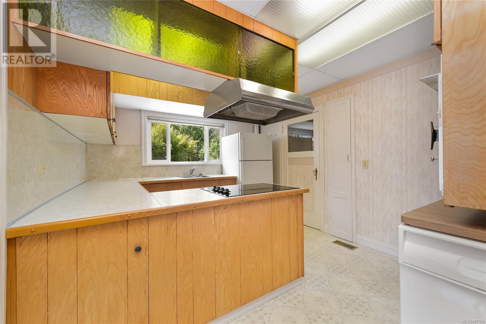  1024 Transit Road, Oak Bay