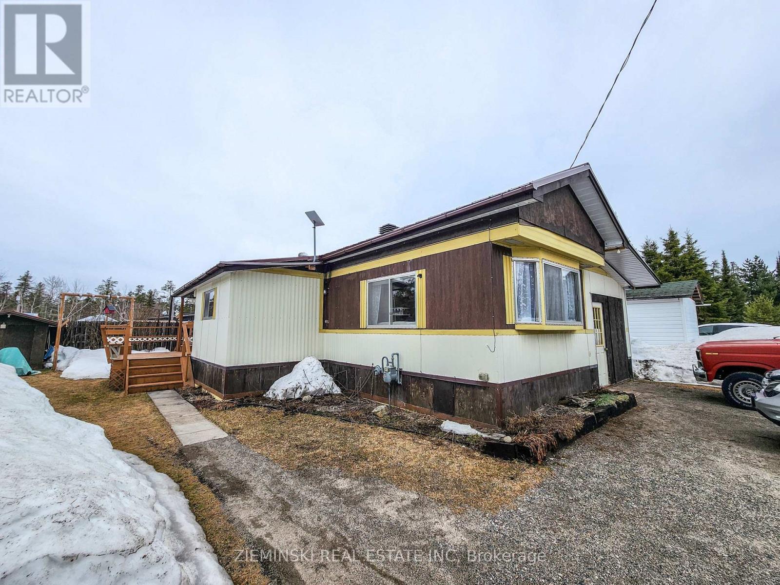 Photo 33 of 9 8885 11 Highway, Iroquois Falls ON