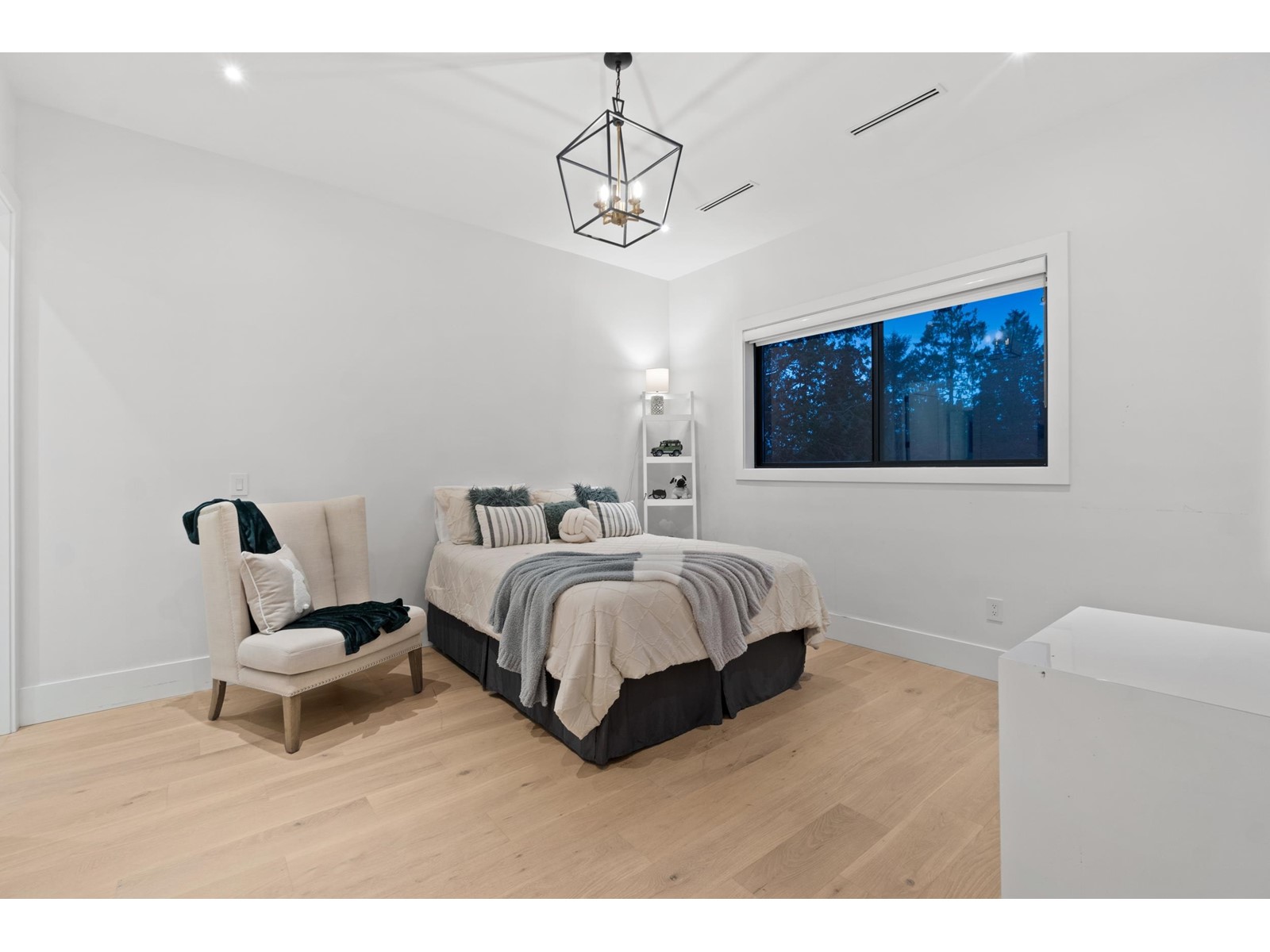 12686 25 AVENUE, Surrey