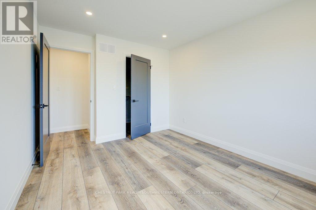 Photo 3 of 573 Guelph Street, Kitchener ON