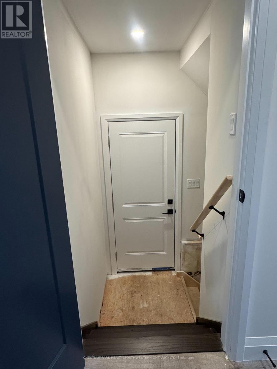Photo 7 of 573 Guelph Street, Kitchener ON