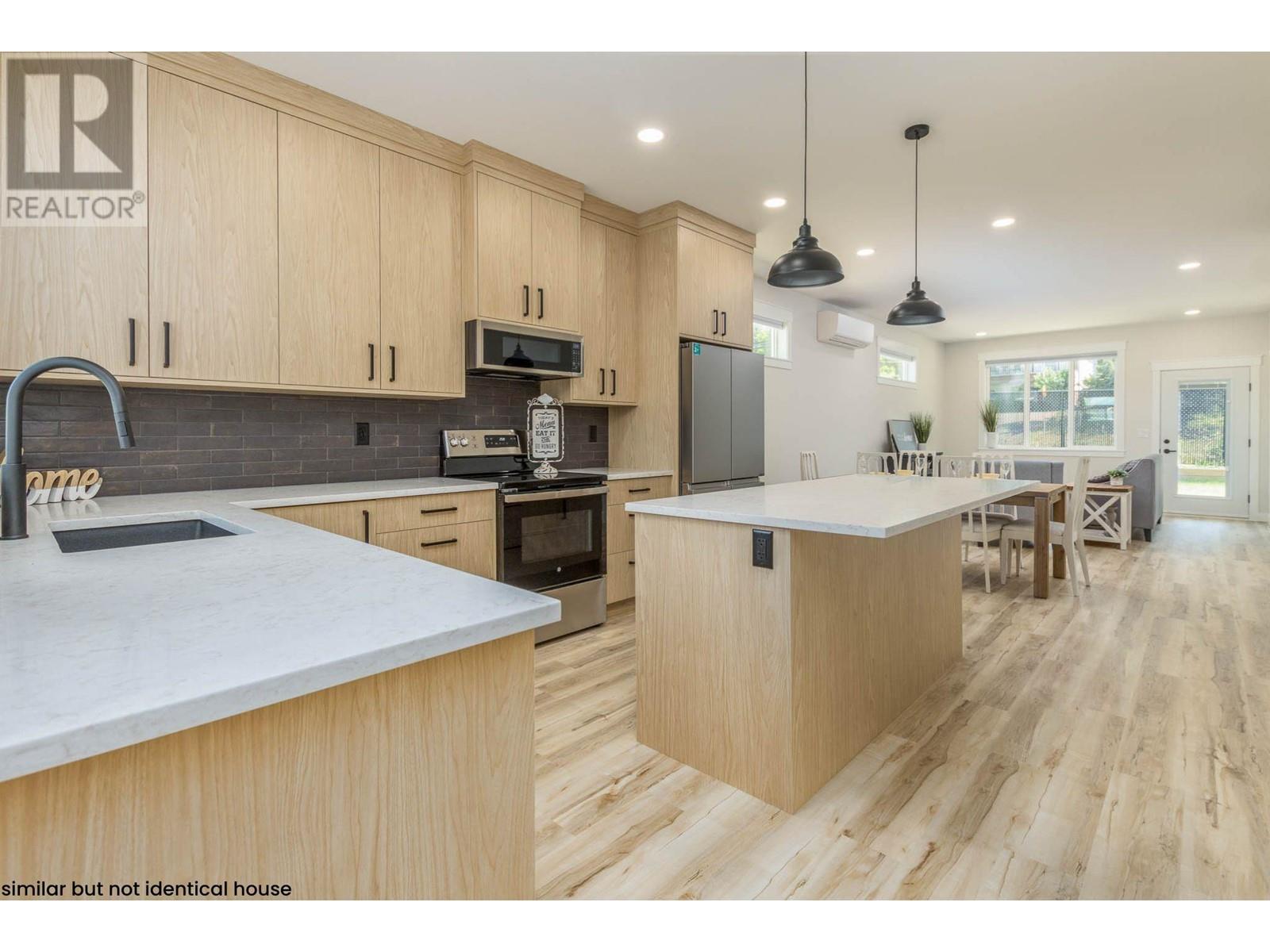  2374 6 Avenue Southeast, Salmon Arm