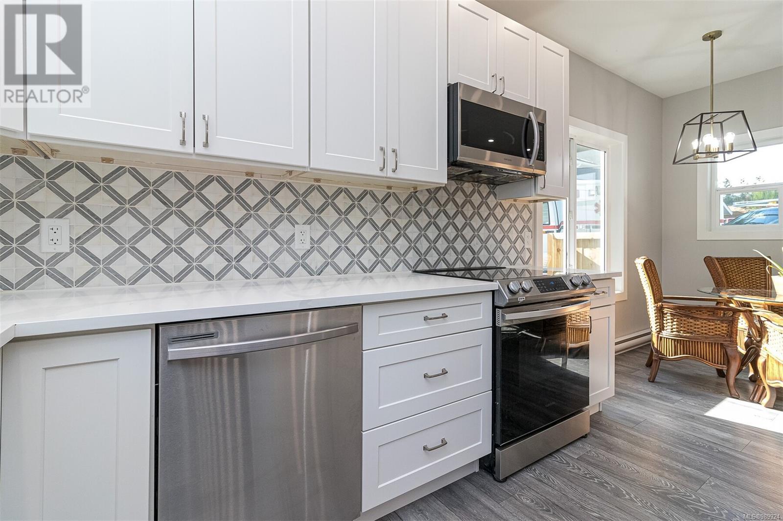  6451 Hopkins Court, Sooke