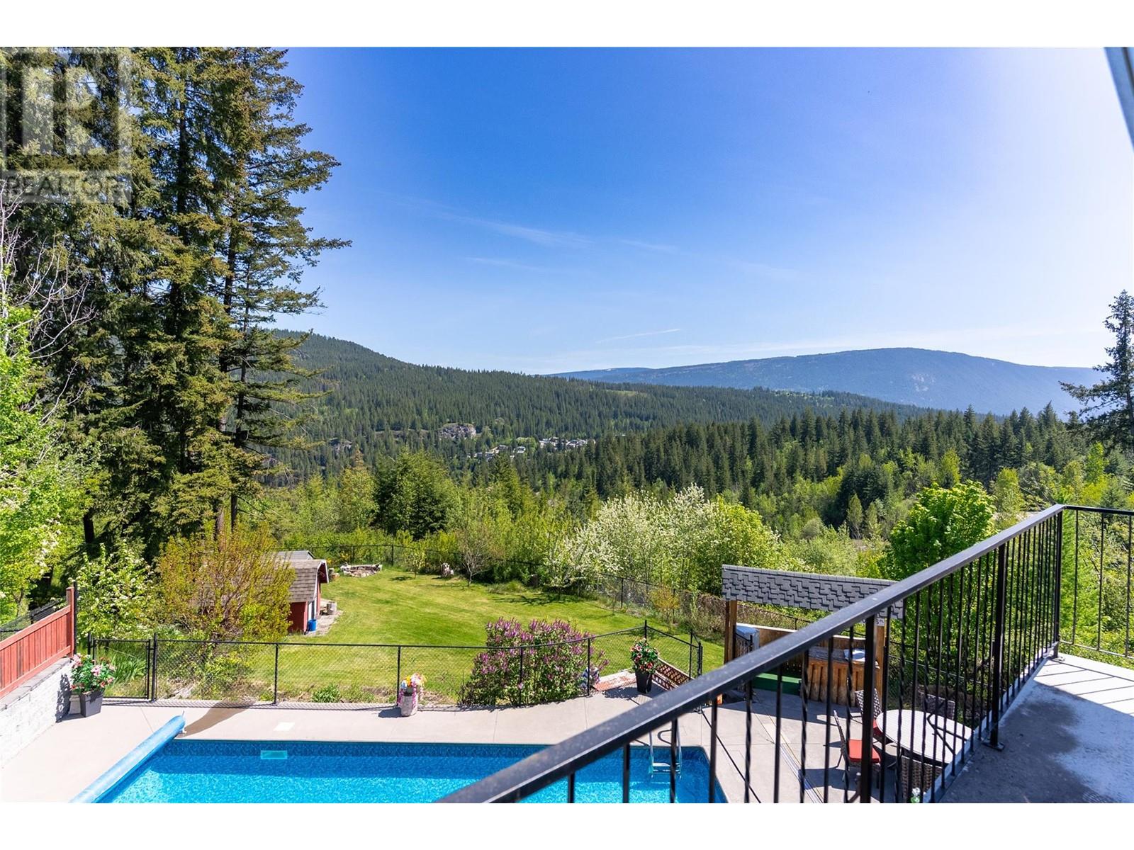 Photo 31 of 2617 Golf Course Drive, Blind Bay BC
