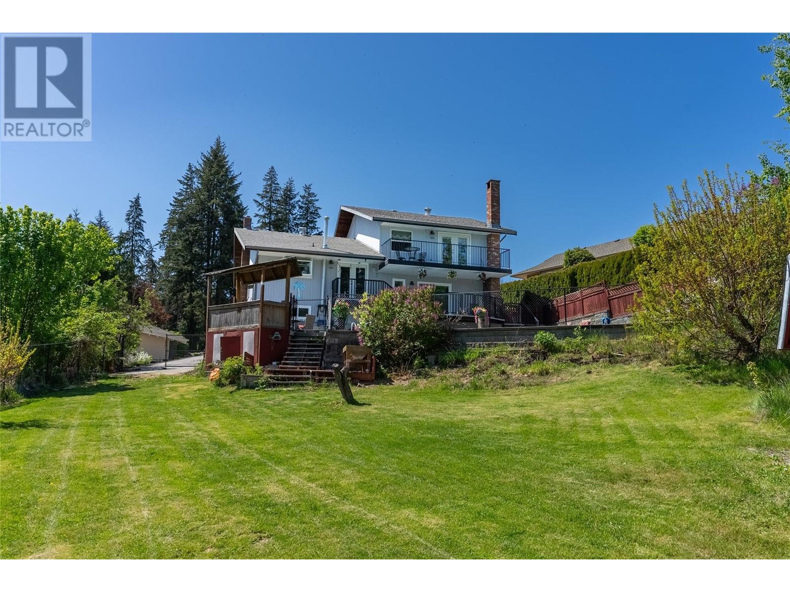 Photo 9 of 2617 Golf Course Drive, Blind Bay BC