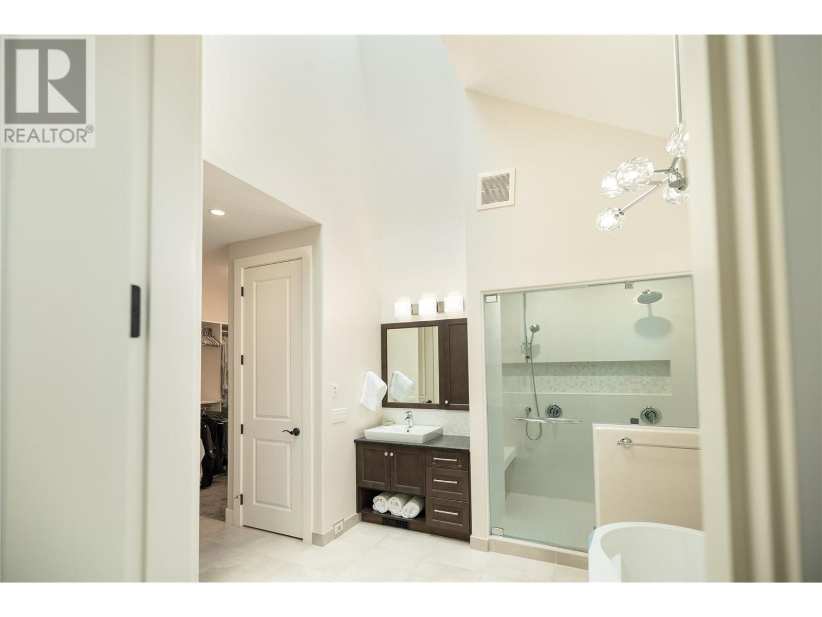  4369 Kensington Drive, Kelowna