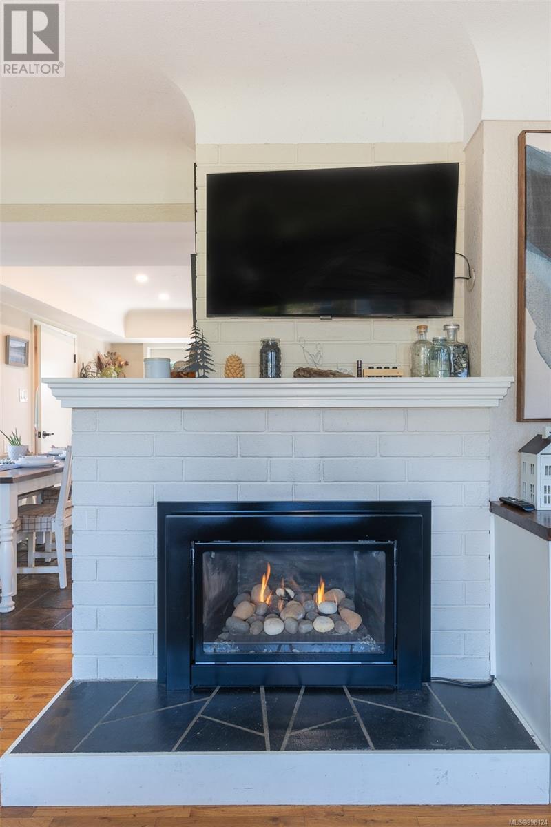 455 Tipton Ave, Colwood