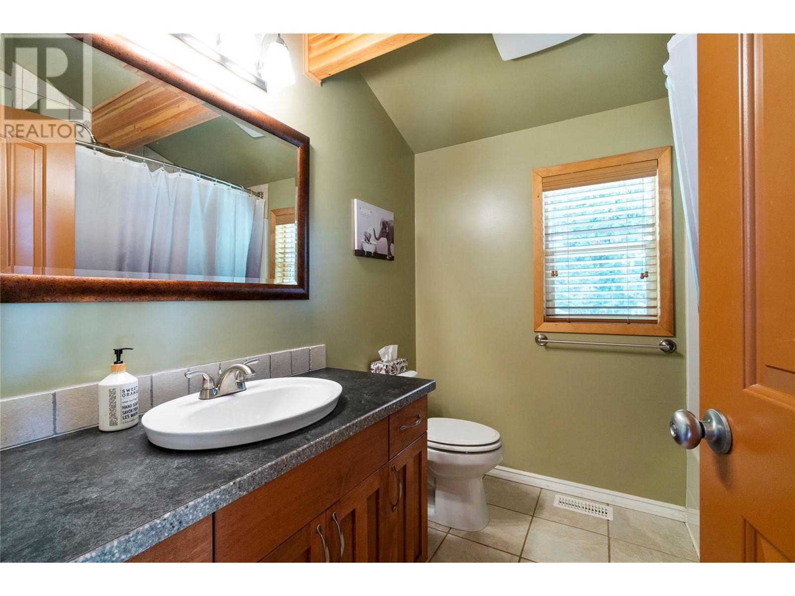 Photo 31 of 7889 Gardiner Road, Anglemont BC