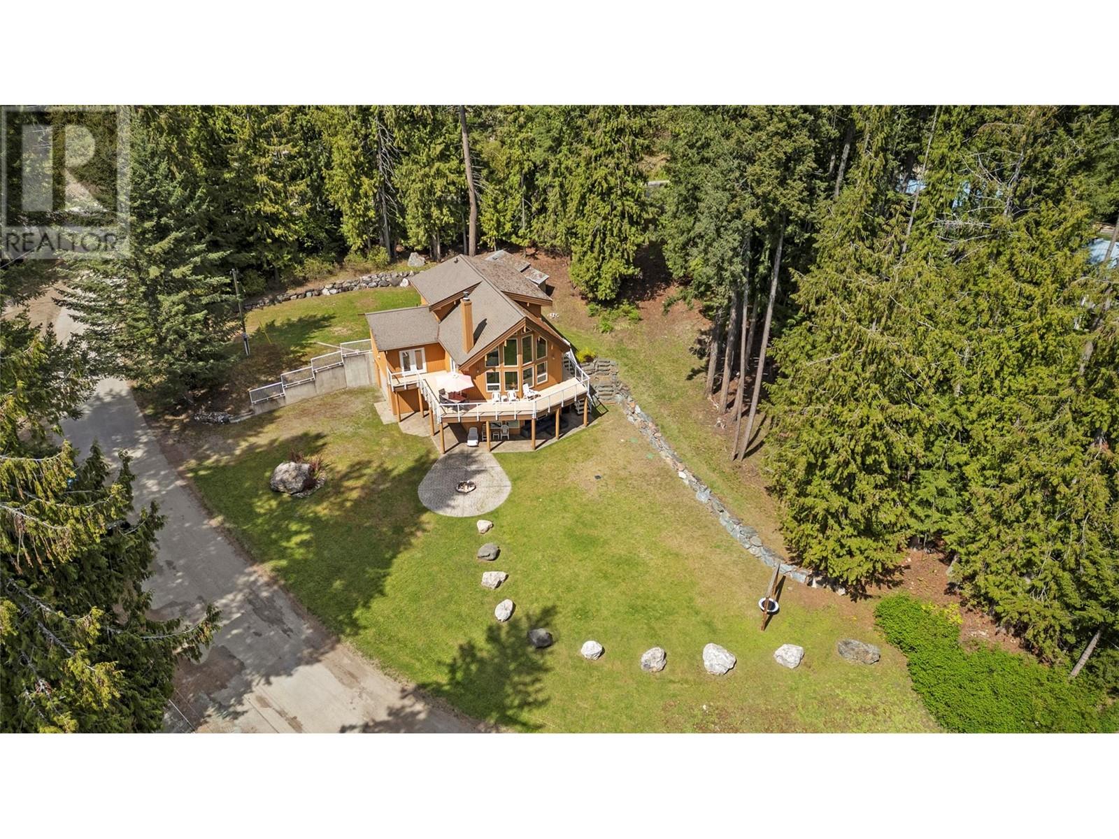7889 Gardiner Road, Anglemont
