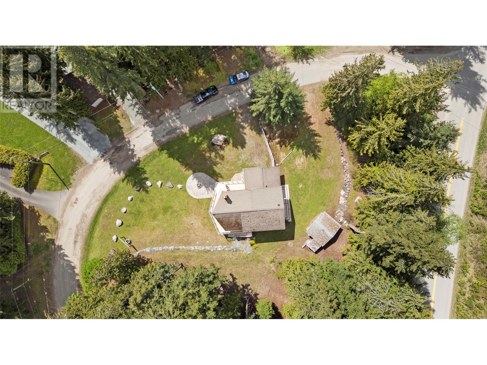 Photo 4 of 7889 Gardiner Road, Anglemont BC