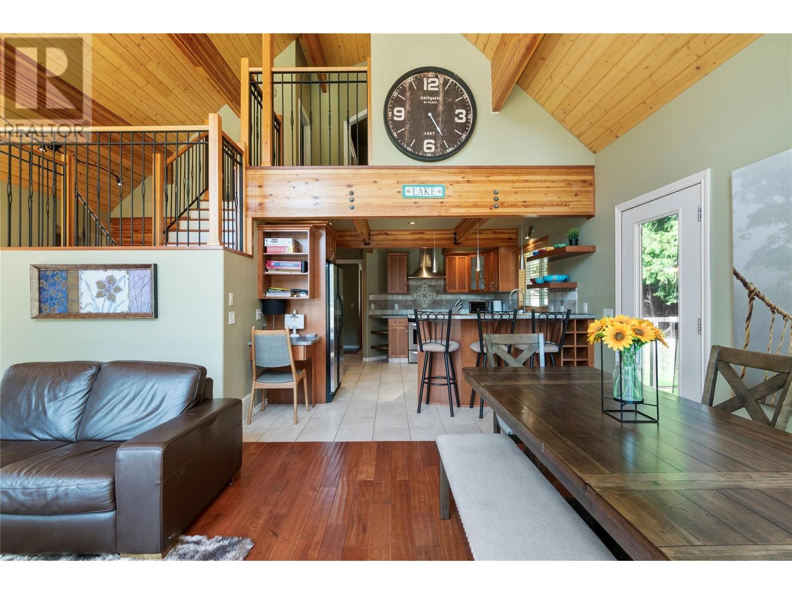Photo 16 of 7889 Gardiner Road, Anglemont BC