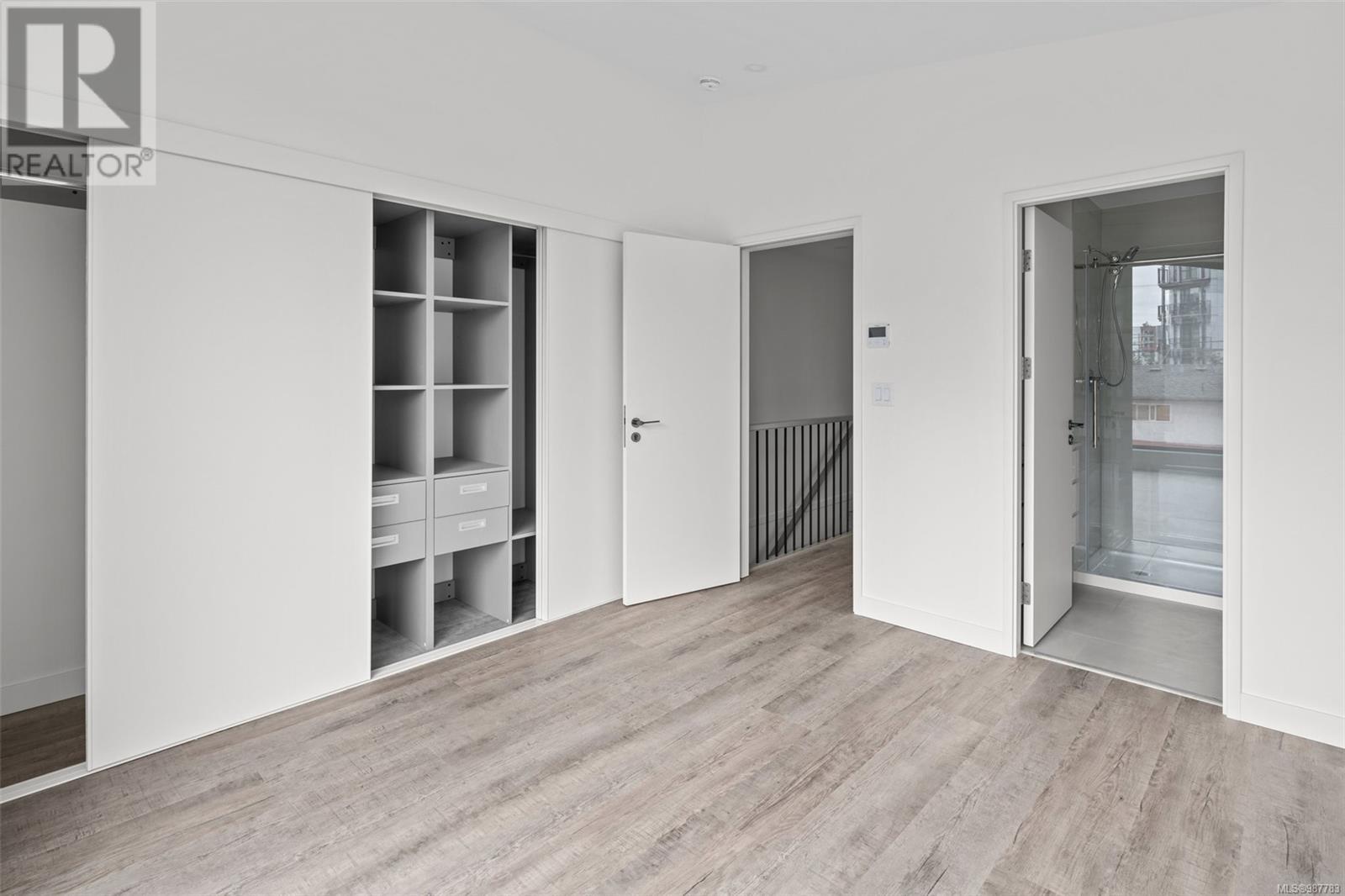 104 916 Orono Ave, Langford real estate listing 987783